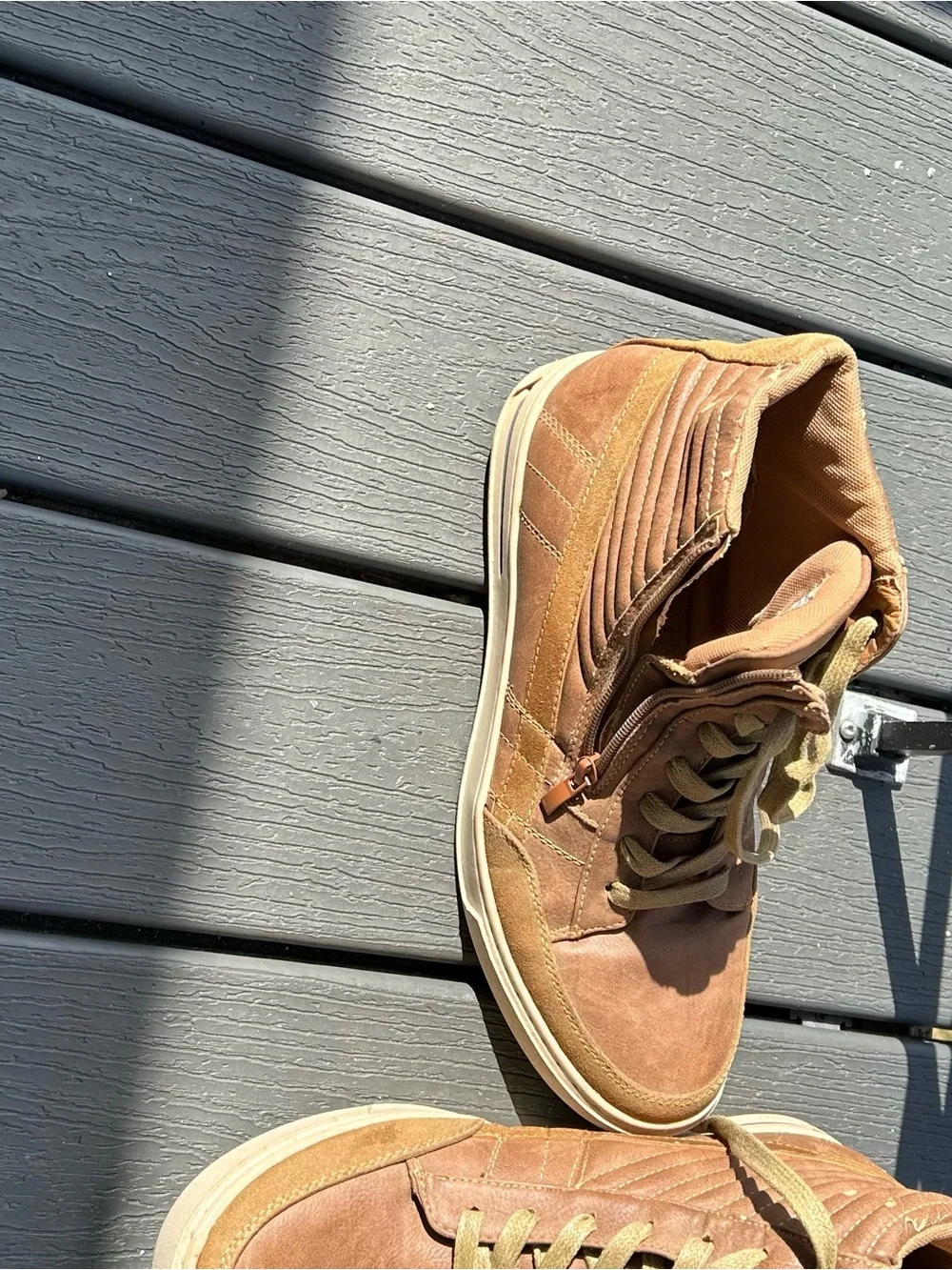 Men's Madden size 10.5  High-Top Casual Sneakers in Brown